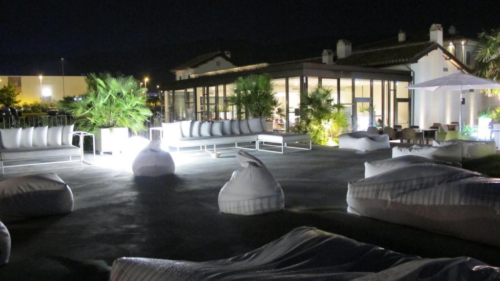 Hotel & Resort Le Colombare Фолиньо Экстерьер фото