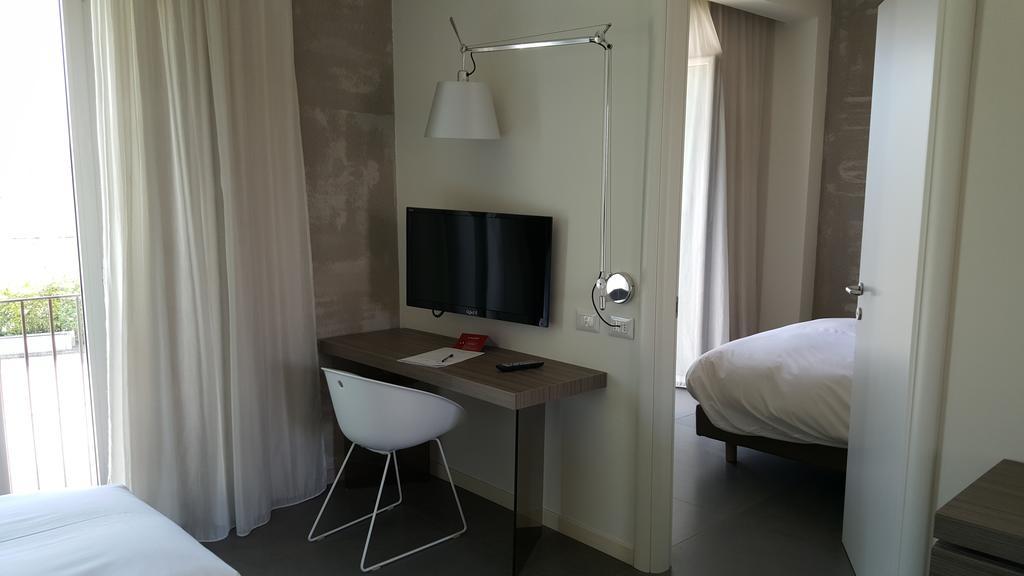 Hotel & Resort Le Colombare Фолиньо Экстерьер фото
