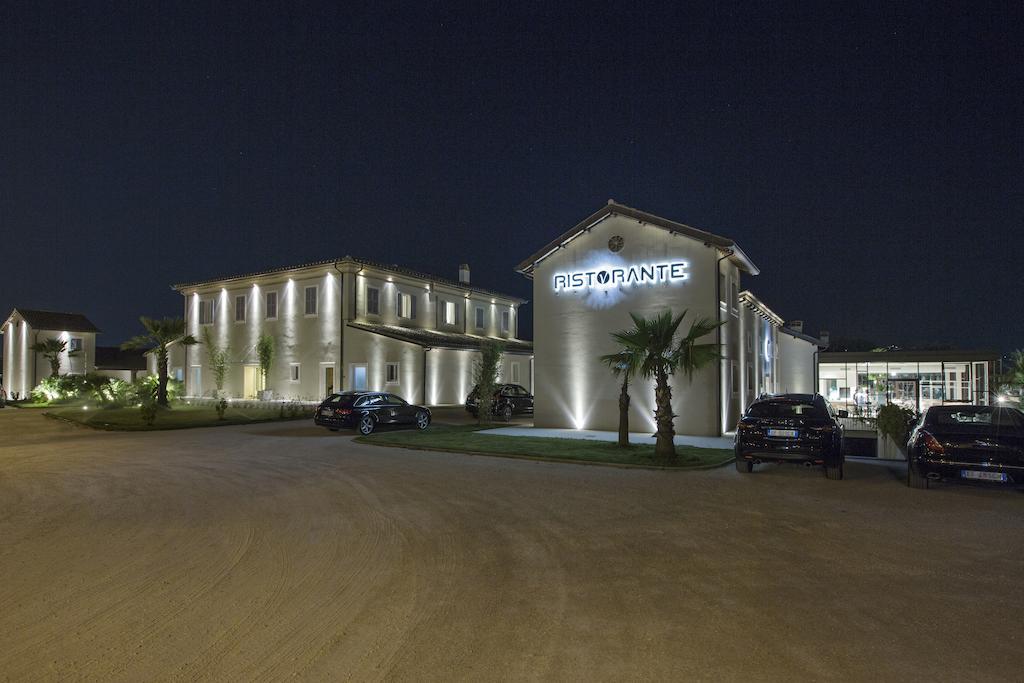 Hotel & Resort Le Colombare Фолиньо Экстерьер фото